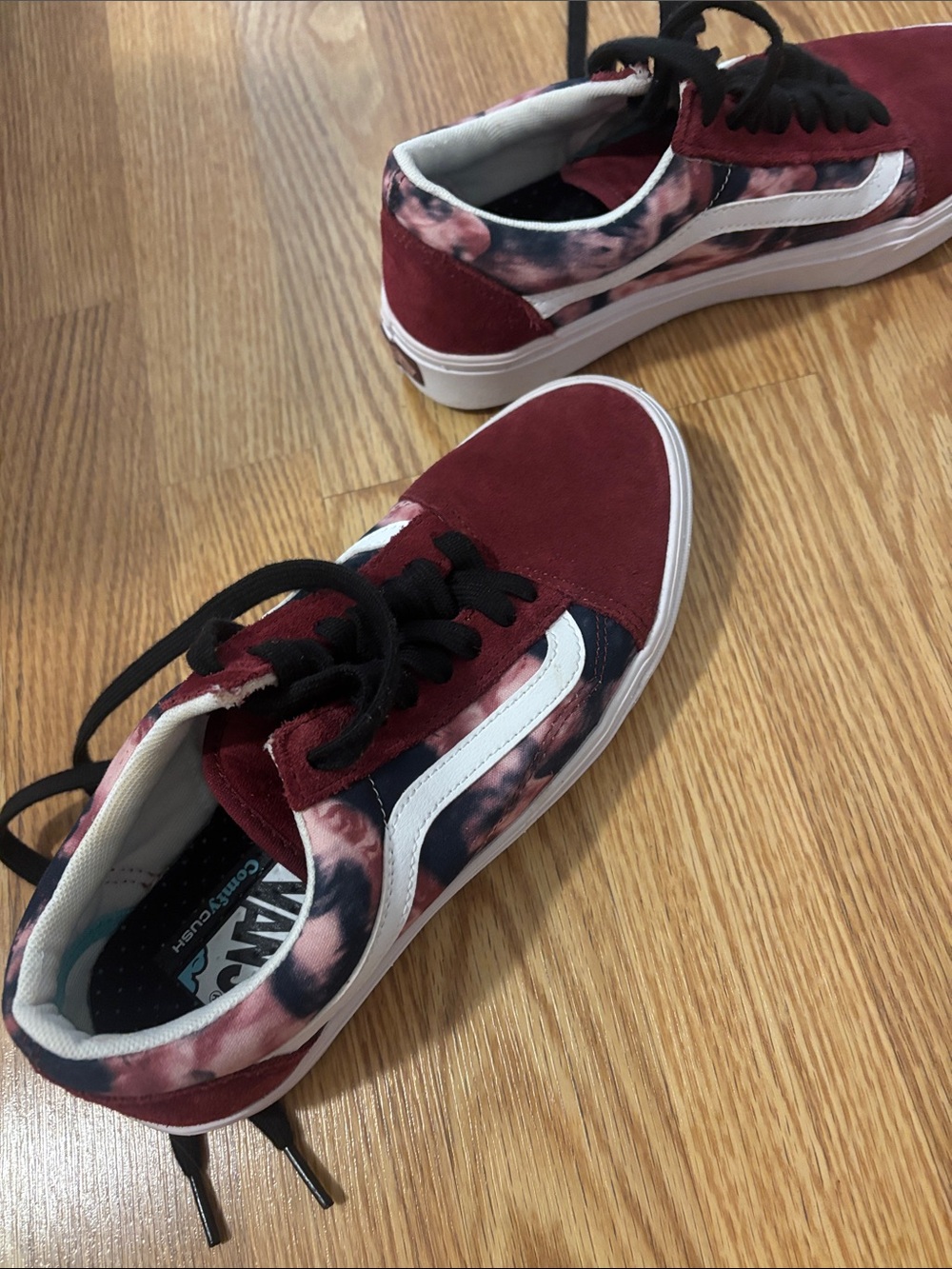 Vans Unisex Burgundy Floral Low-Top Skate Sneakers -men's size7 women's 8.5